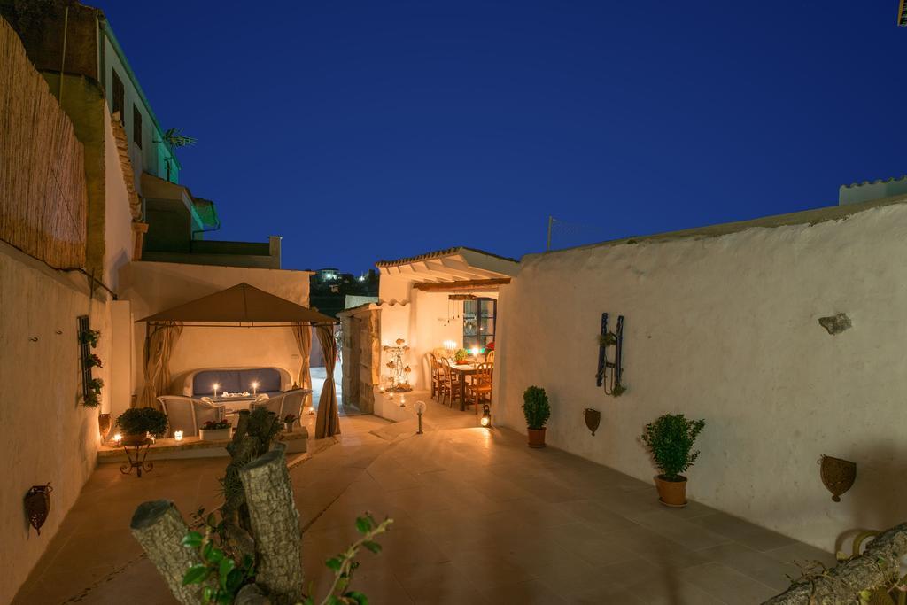 Es Comellar Holiday home *