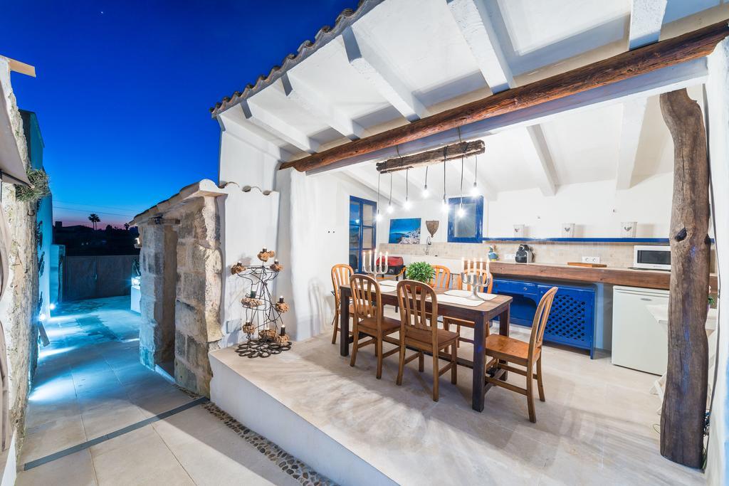 Es Comellar Holiday home *